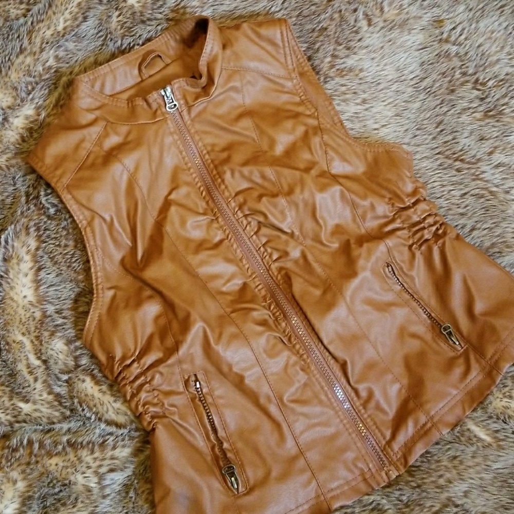 Vest - Picture 2 of 6